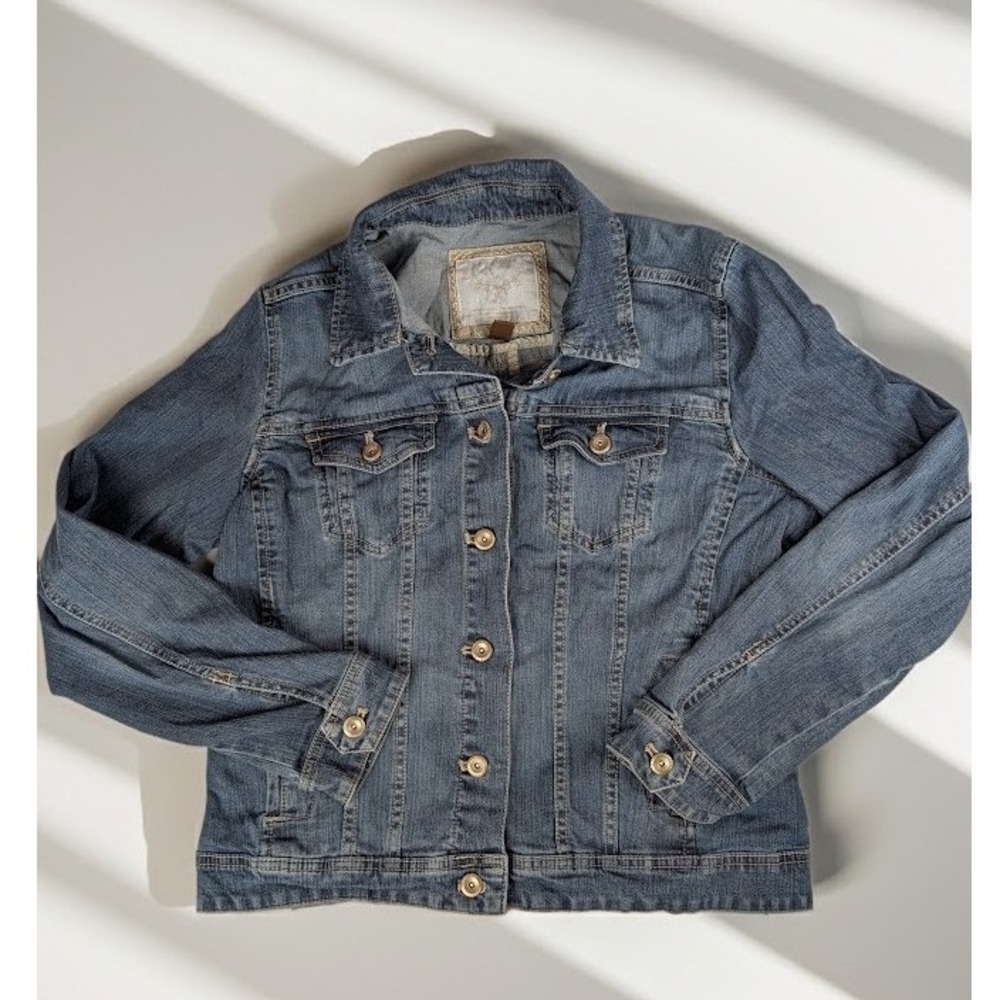 Sonoma Goods for Life Women's Medium Wash Denim Trucker Jacket Size M